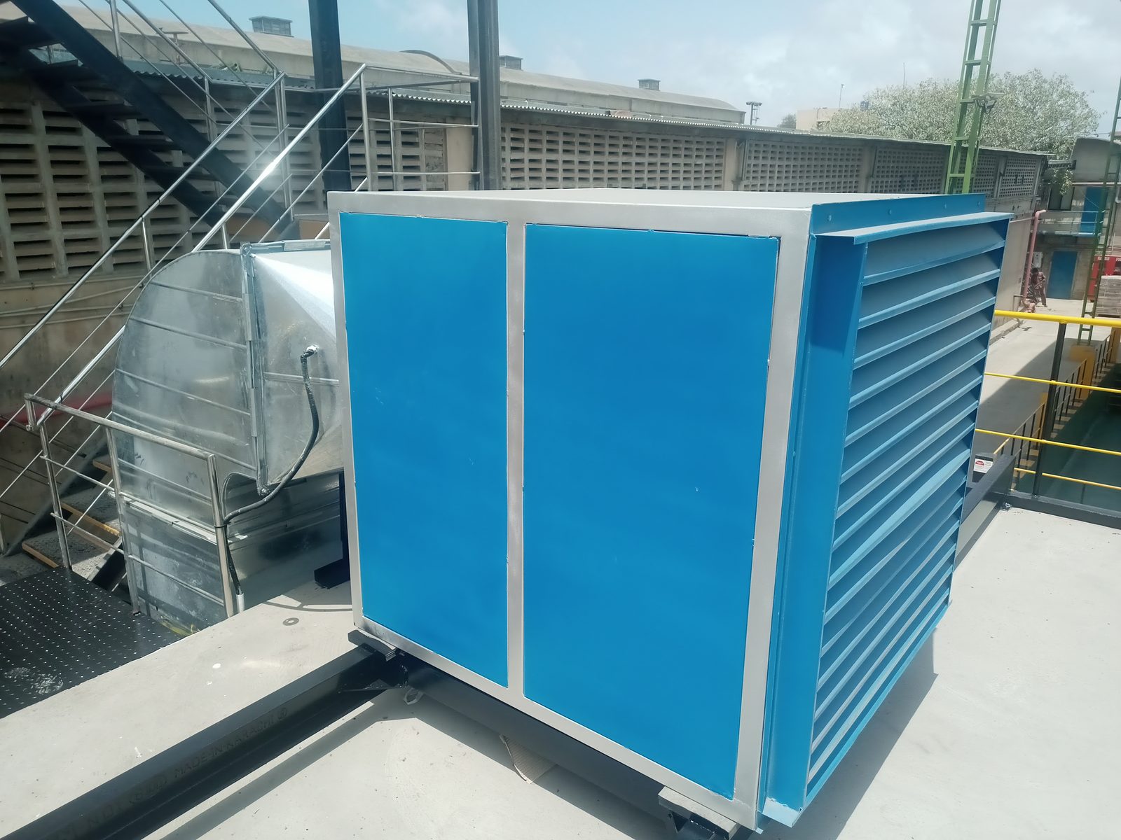 Air handling unit installed on rooftop